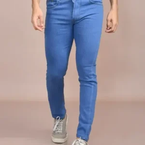 Men Regular Fit Solid Spread Collar Casual Shirt